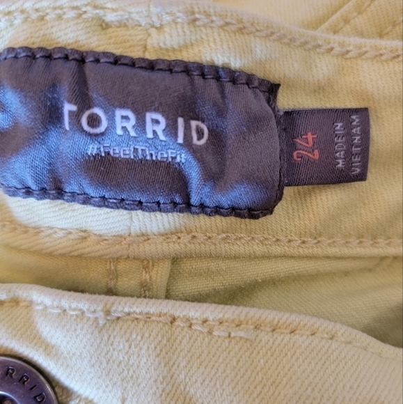 Torrid size 24 Neon Yellow button fly cutoffs - Picture 7 of 9